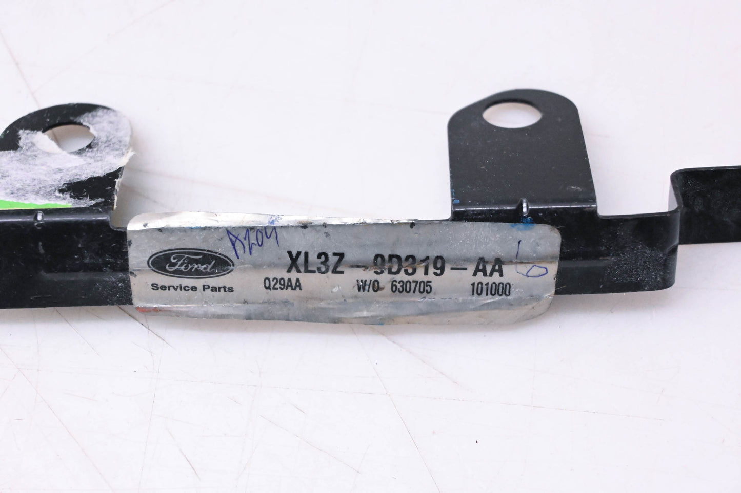 New OEM Ford XL3Z-9D319-AA Bracket NOS