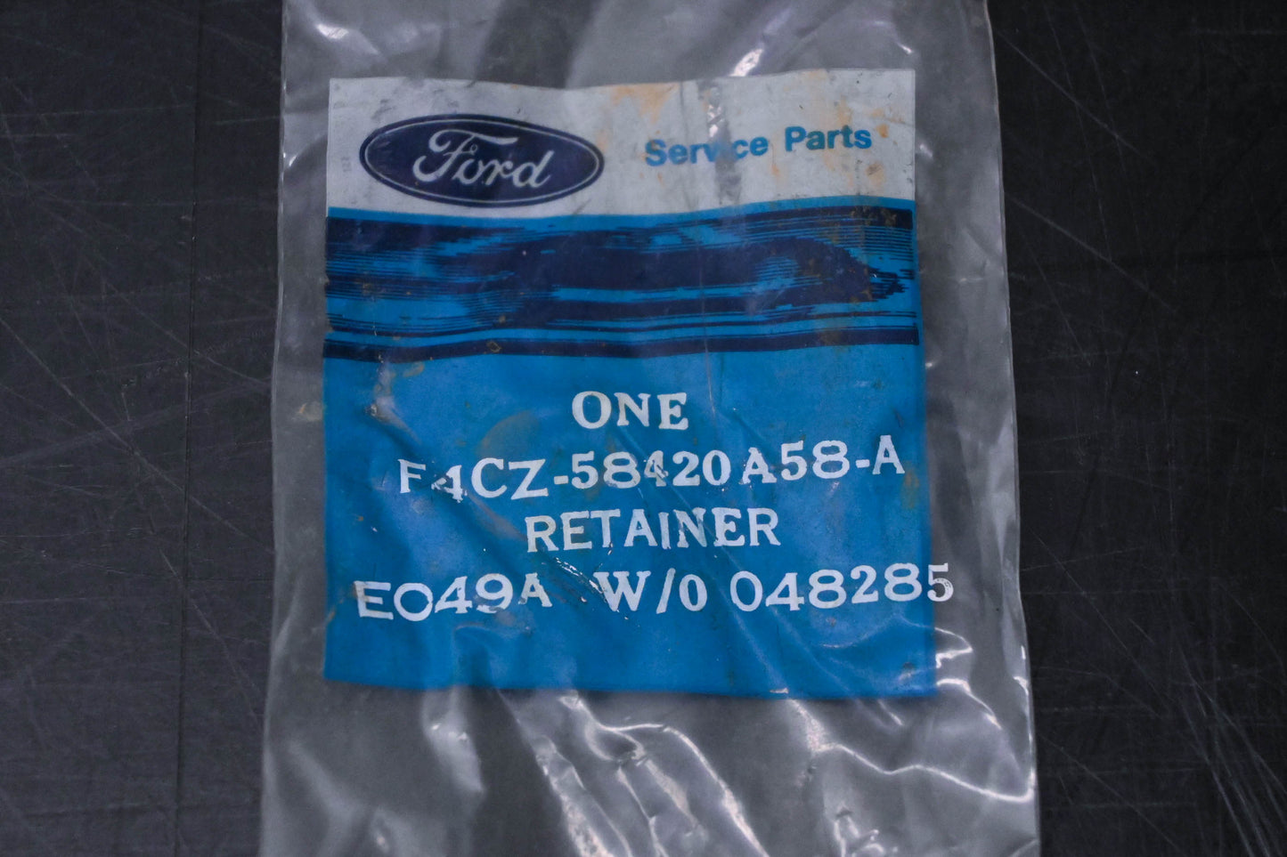 New OEM Ford F4CZ-58420A58-A Retainer NOS