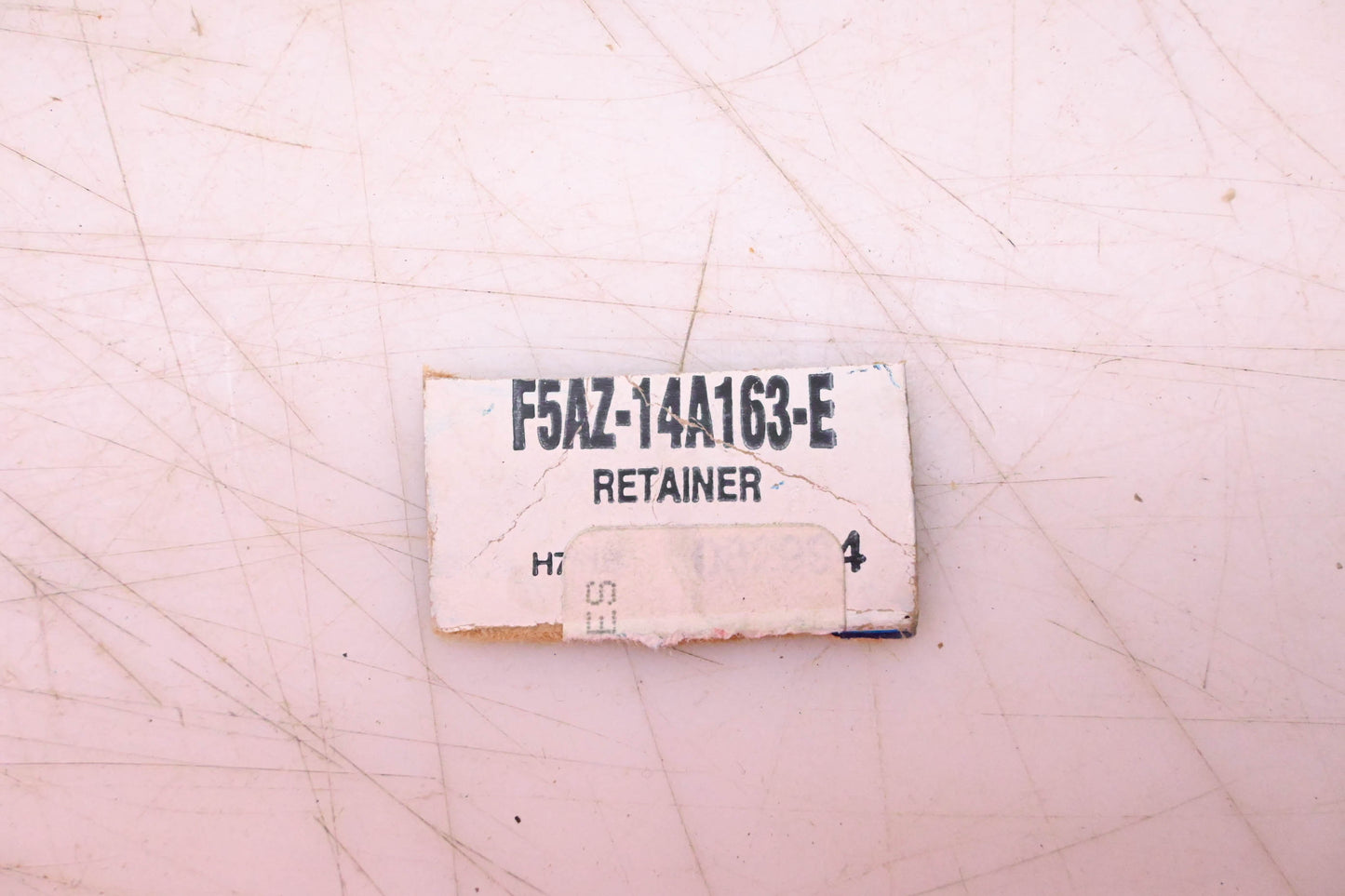 New OEM Ford F5AZ-14A163-E Retainer NOS