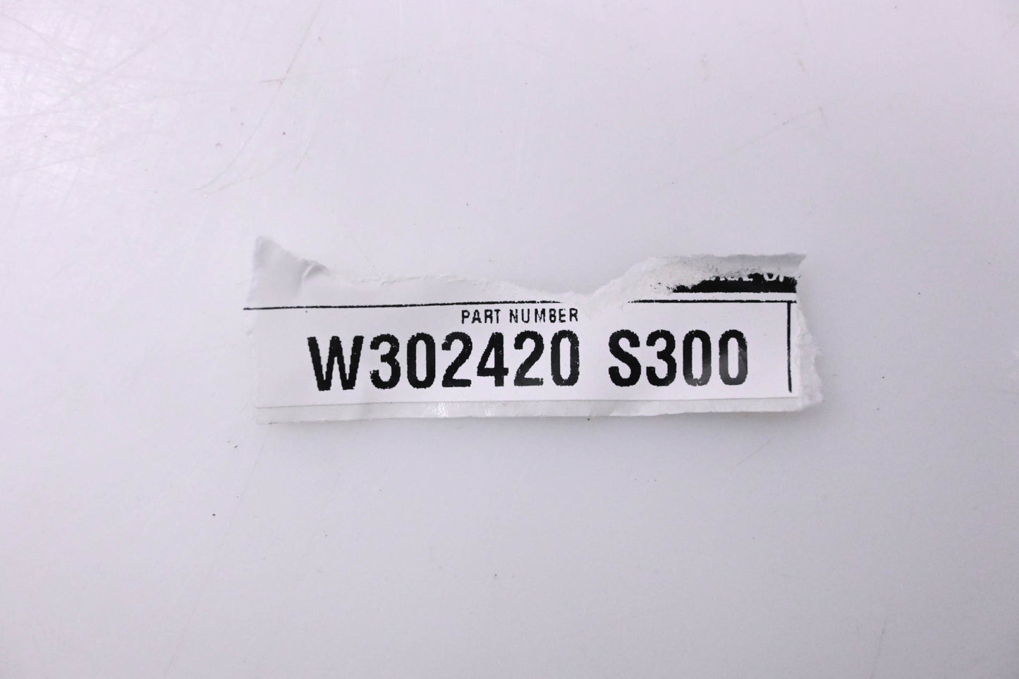 New OEM Ford W302420-S300 Pin NOS