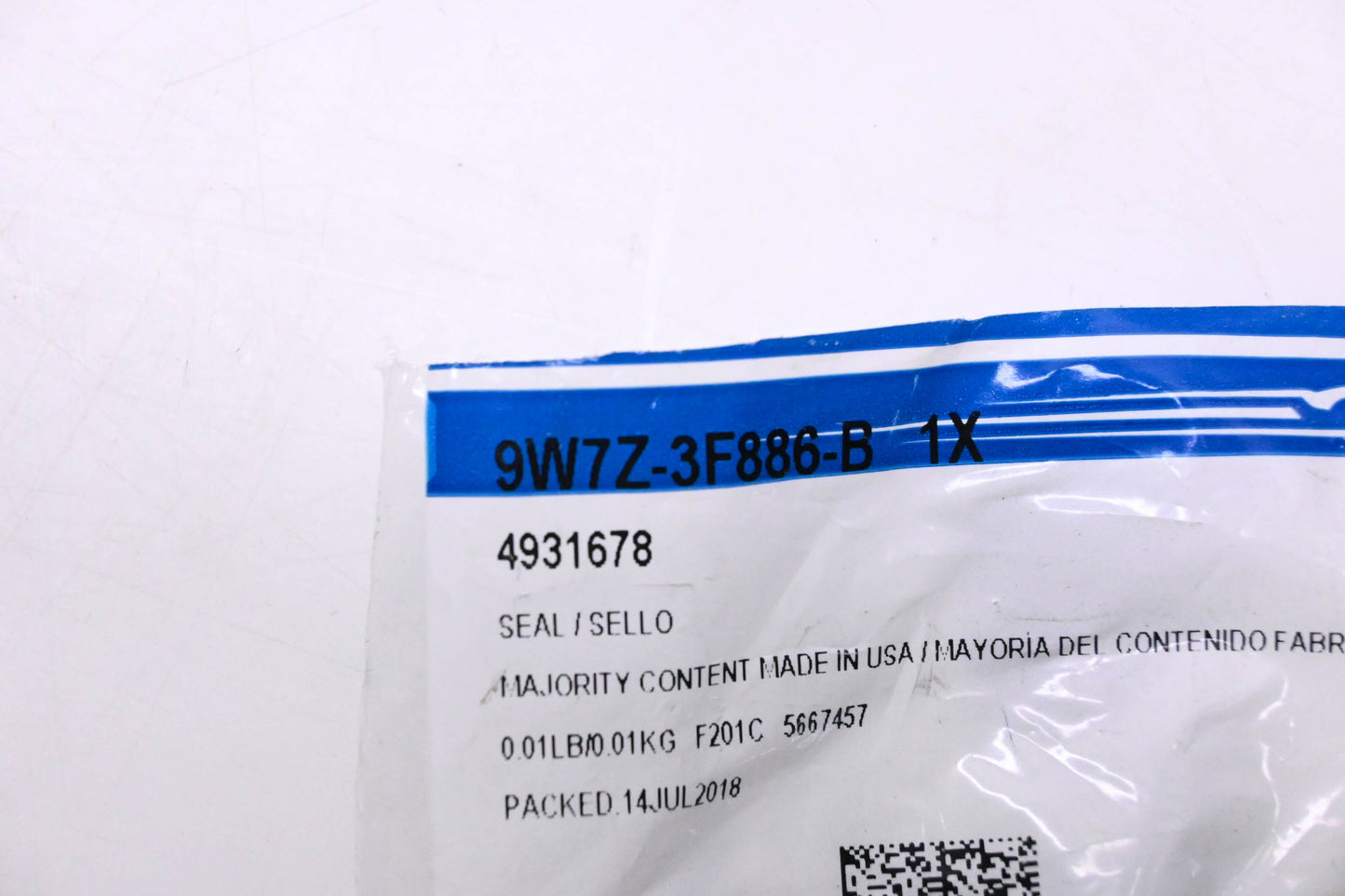 New OEM Ford 9W7Z-3F886-B, 4931678 Seal NOS