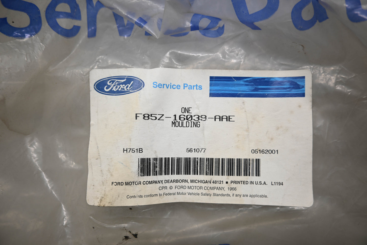 New OEM Ford F85Z-16039-AAE, XL74-16A075-ABW Driver Fender Flare NOS