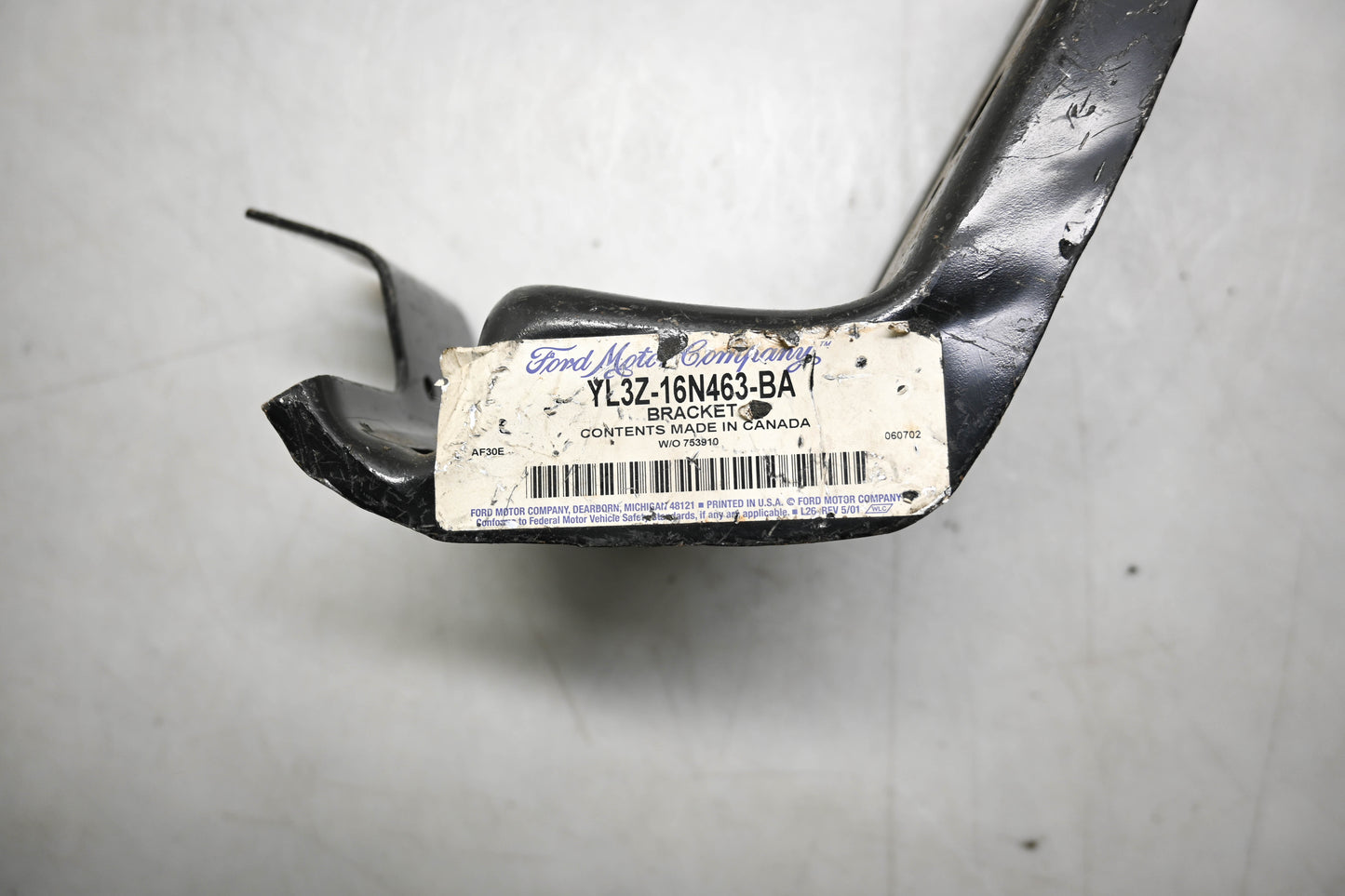 New OEM Ford YL3Z-16N463-BA Bracket NOS