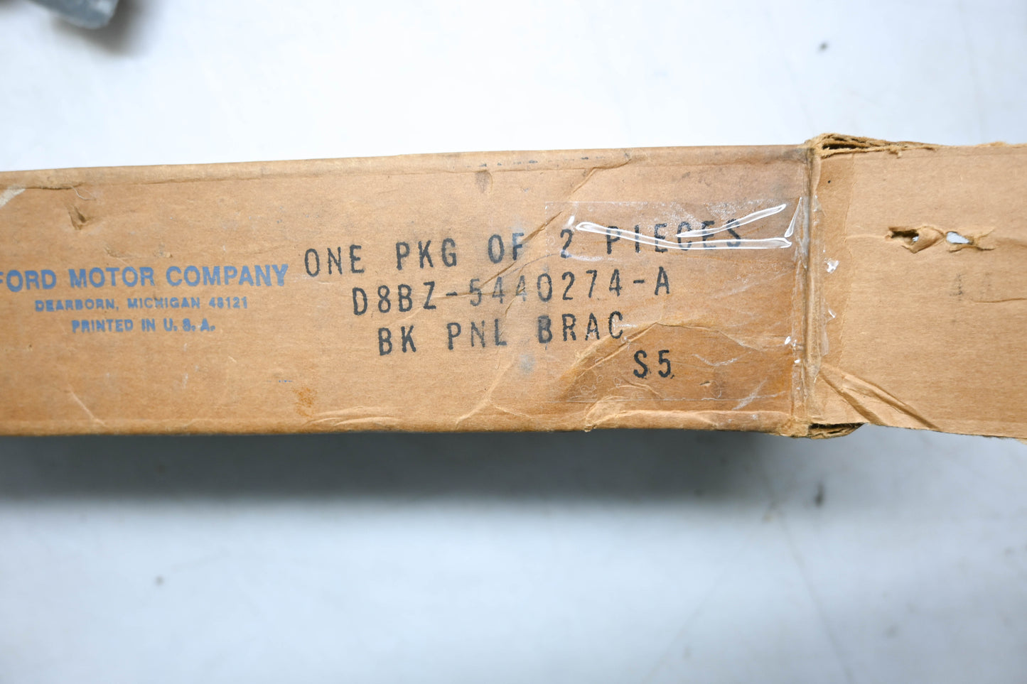 New OEM Ford D8BZ-5440274-A Panel Brace Kit NOS