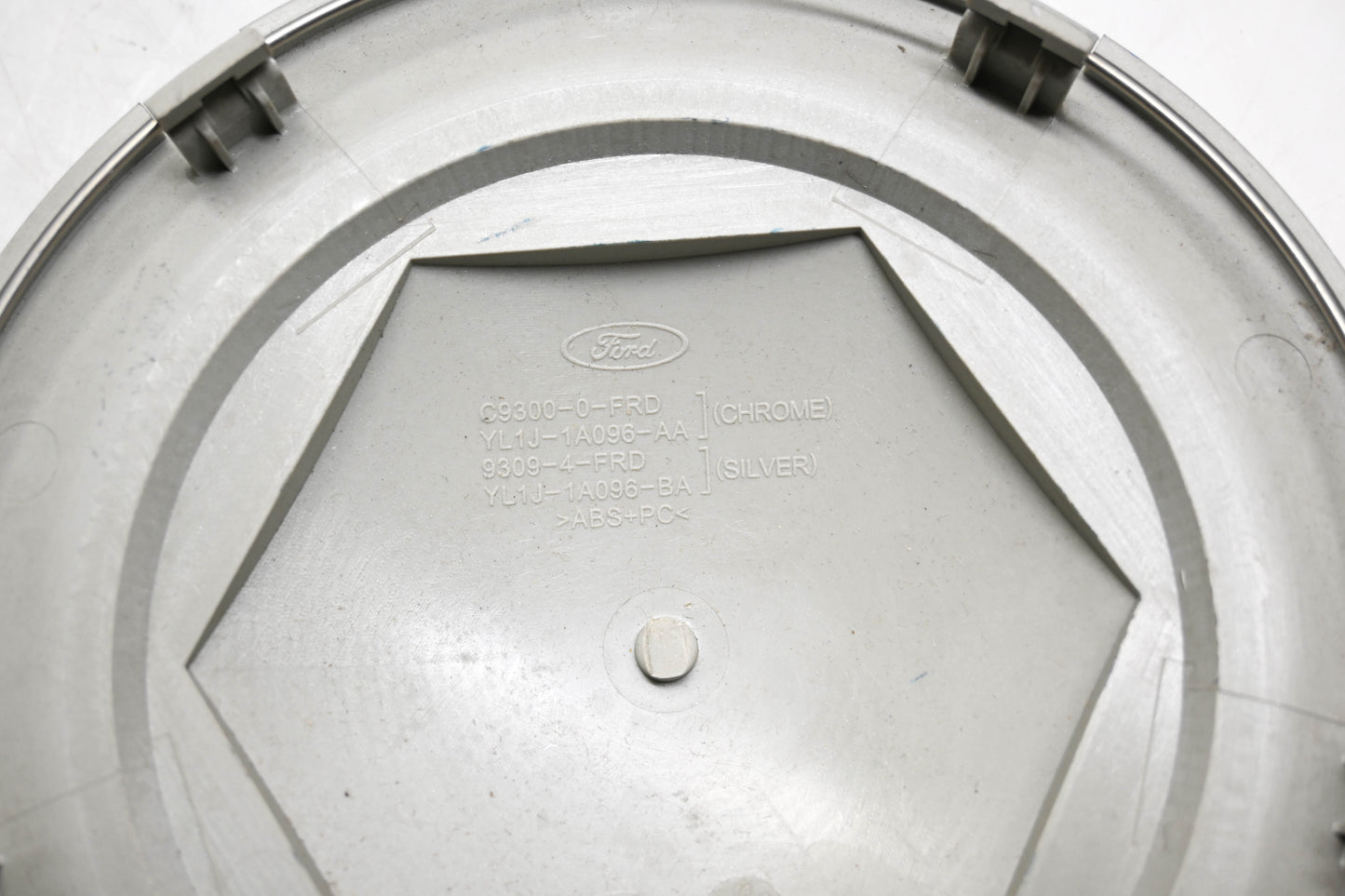 New OEM Ford YL1J-1A096-BA Silver Center Cap NOS