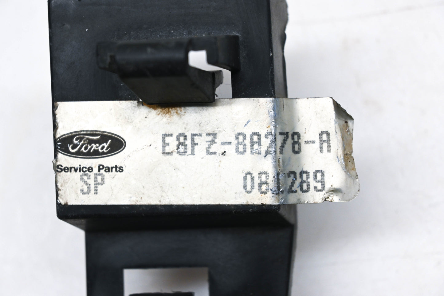 New OEM Ford E8FZ-8A278-A Radiator Grille Mount Bracket NOS