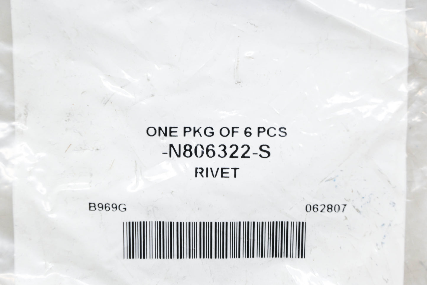 New OEM Ford N806322-S Push Pin Trim Rivets Qty 6 NOS