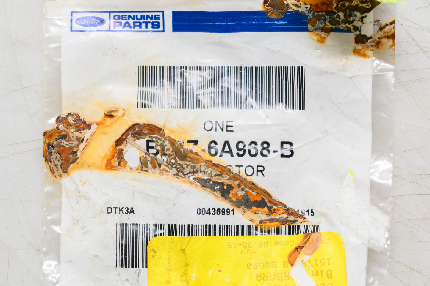 New OEM Ford BL3Z-6A968-B Oil Tube Connector NOS