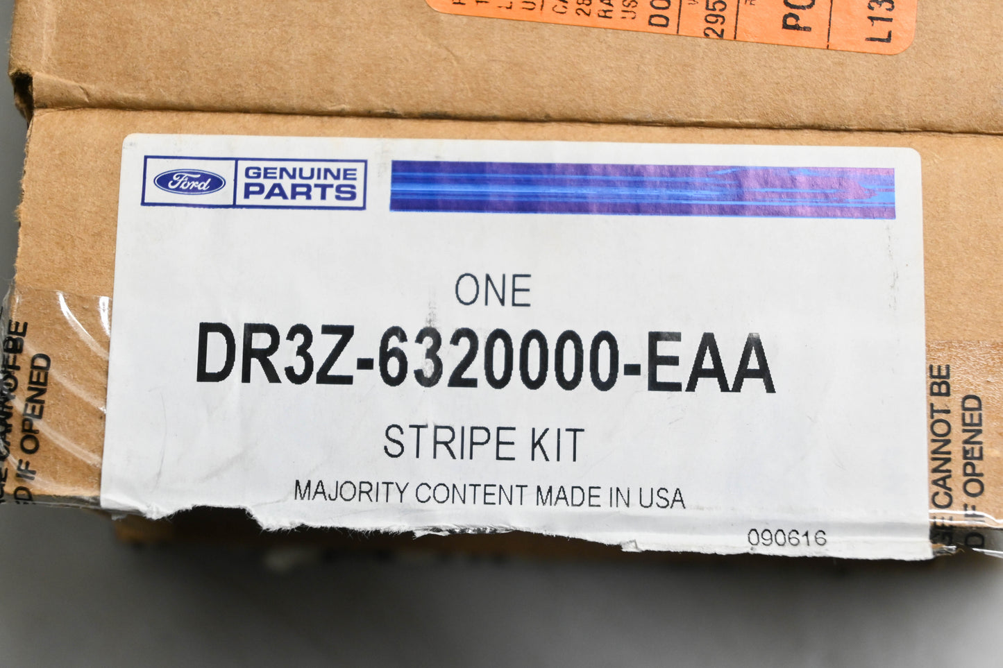 New OEM Ford DR3Z-6320000-EAA 13-14 Mustang Passenger Side Stripe Kit NOS