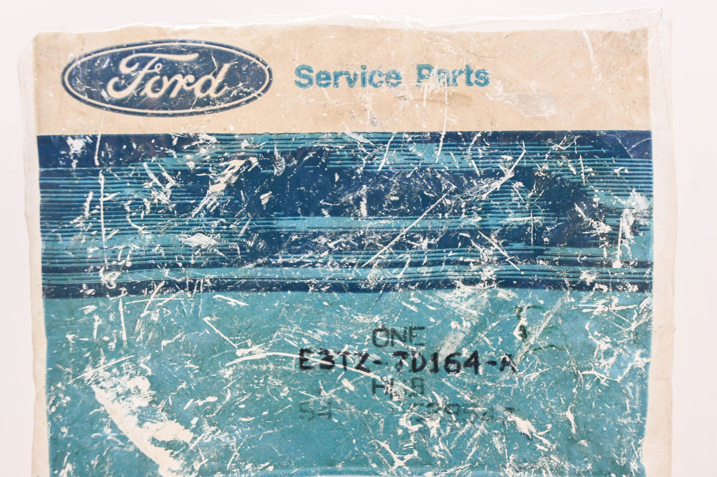 New OEM Ford E3TZ-7D164-A Hub NOS