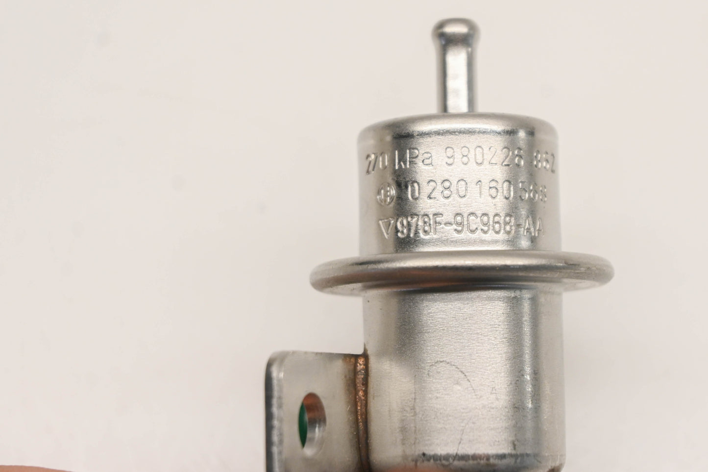 New OEM Ford 978F-9C968-AA Fuel Pressure Regulator Assembly NOS