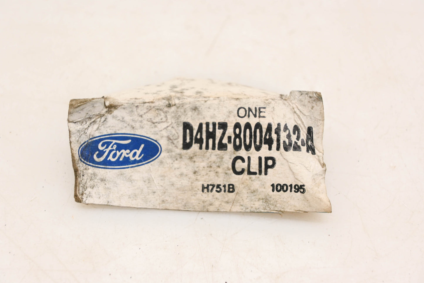 New OEM Ford D4HZ-8004132-A Visor Clip NOS