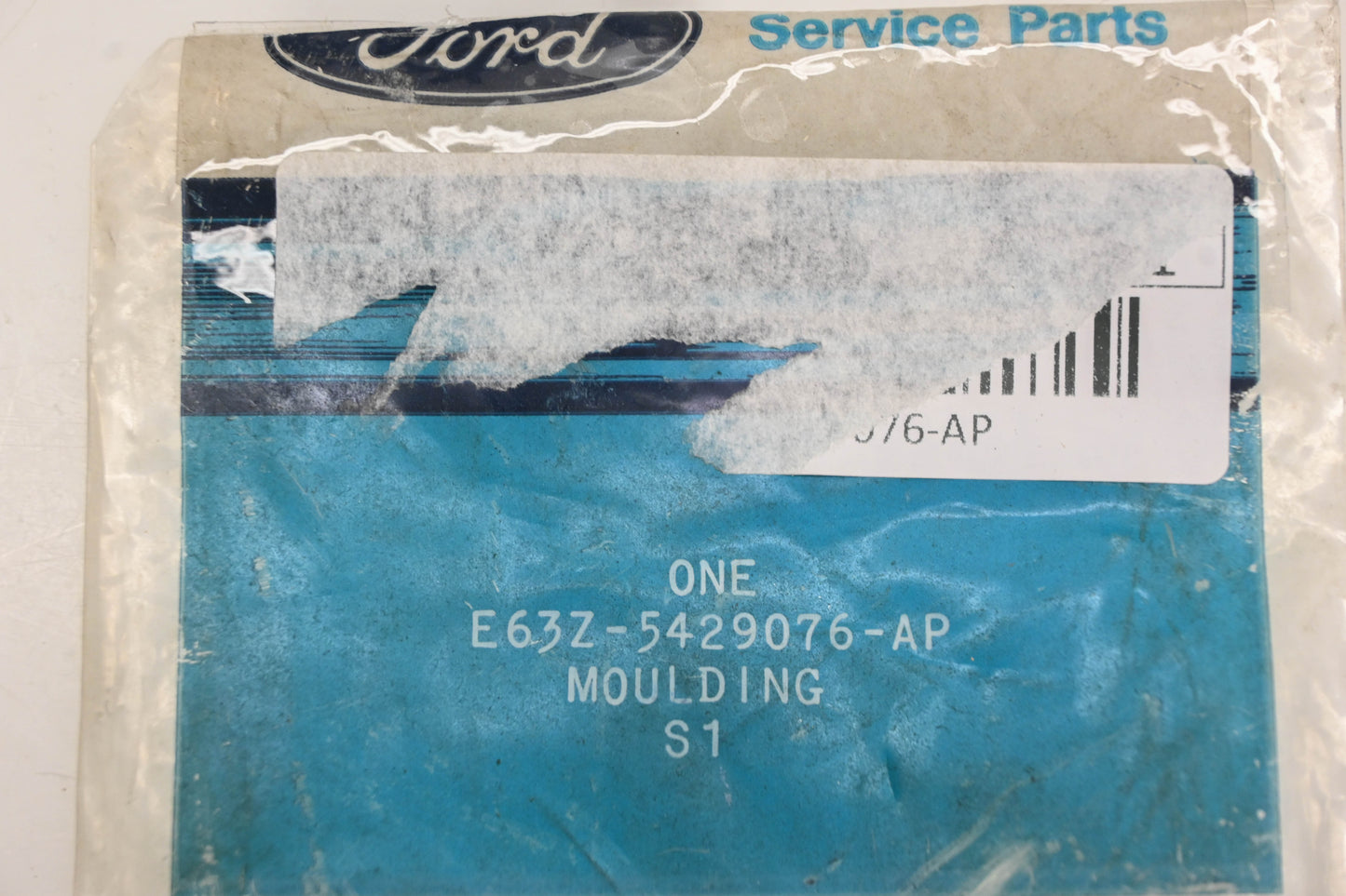 New OEM Ford E63Z-5429076-AP RH Quarter Panel Molding NOS