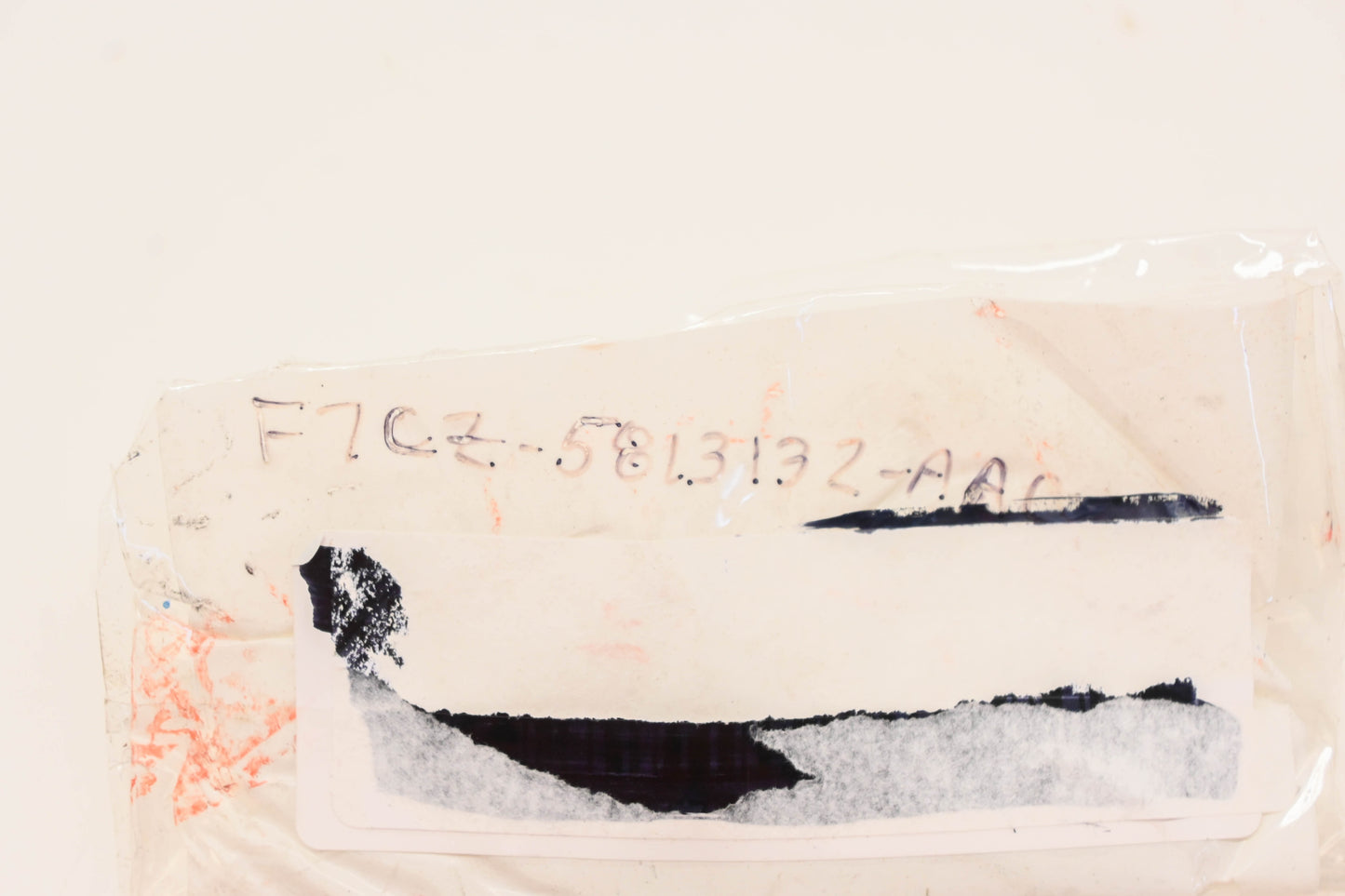 New OEM Ford F7CZ-5813132-AAC Trim Retainer Clip NOS