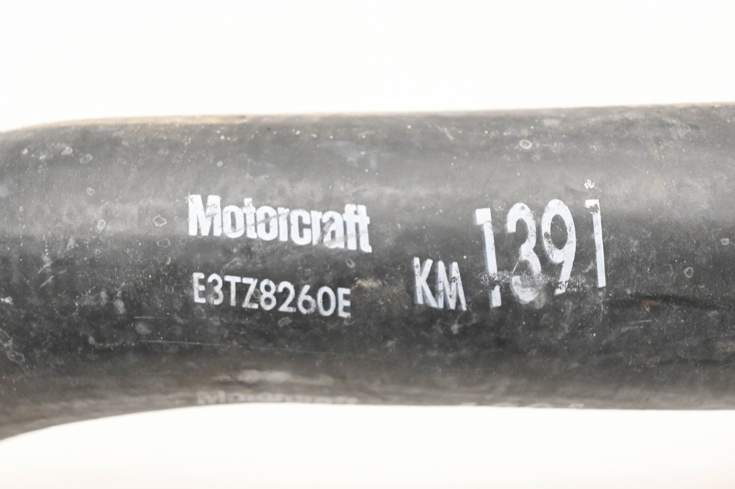 New OEM Motorcraft KM-1391, E3TZ-8260-E, KM1391 Radiator Coolant Hose NOS