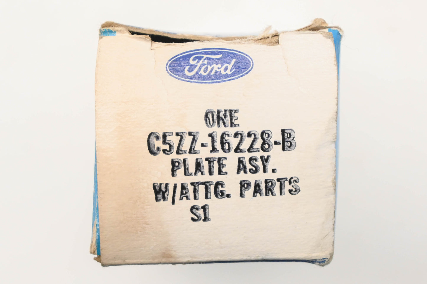 New OEM Ford C5ZZ-16228-B High Performance Fender Emblem NOS