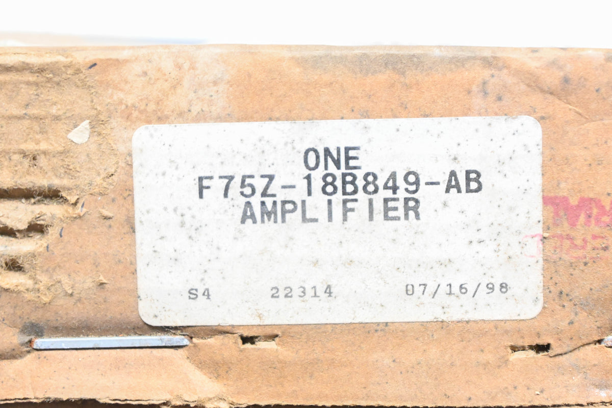 New OEM Ford F75Z-18B849-AB, F75F-18B849-AB Amplifier NOS