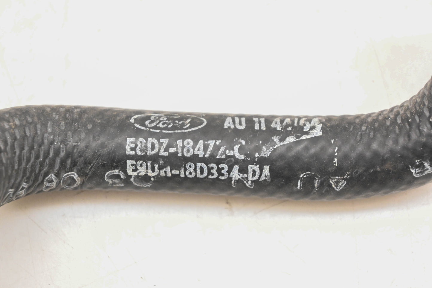 New OEM Ford E8DZ-18472-C, E9DH-18D334-DA Heater Hose NOS