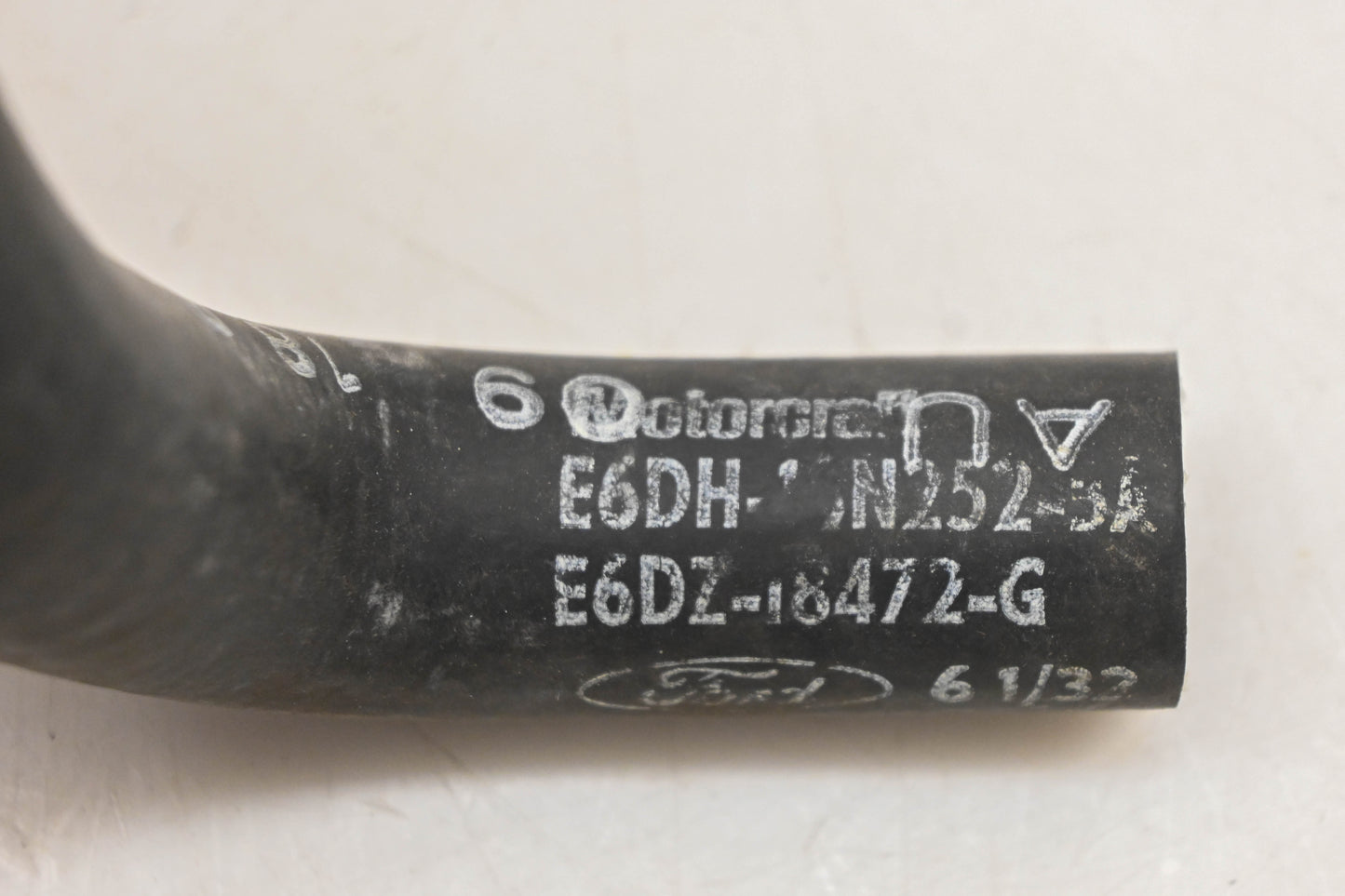New OEM Ford E6DZ-18472-G, E6DH-18N252-BA Heater Hose NOS