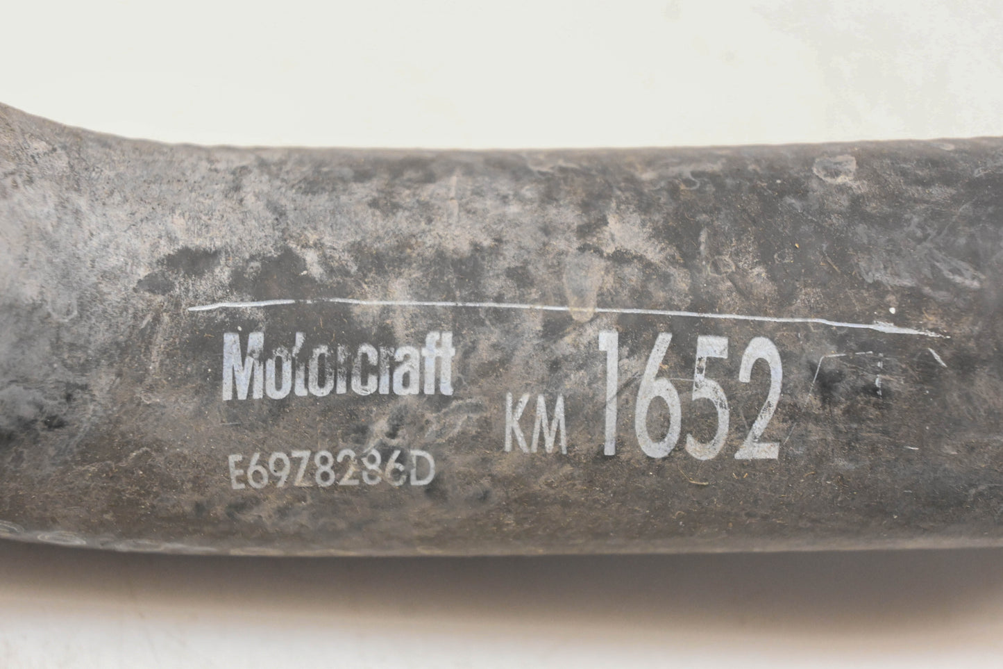 New OEM Ford KM-1652, E69Z-8286-D, KM1652 Coolant Hose NOS