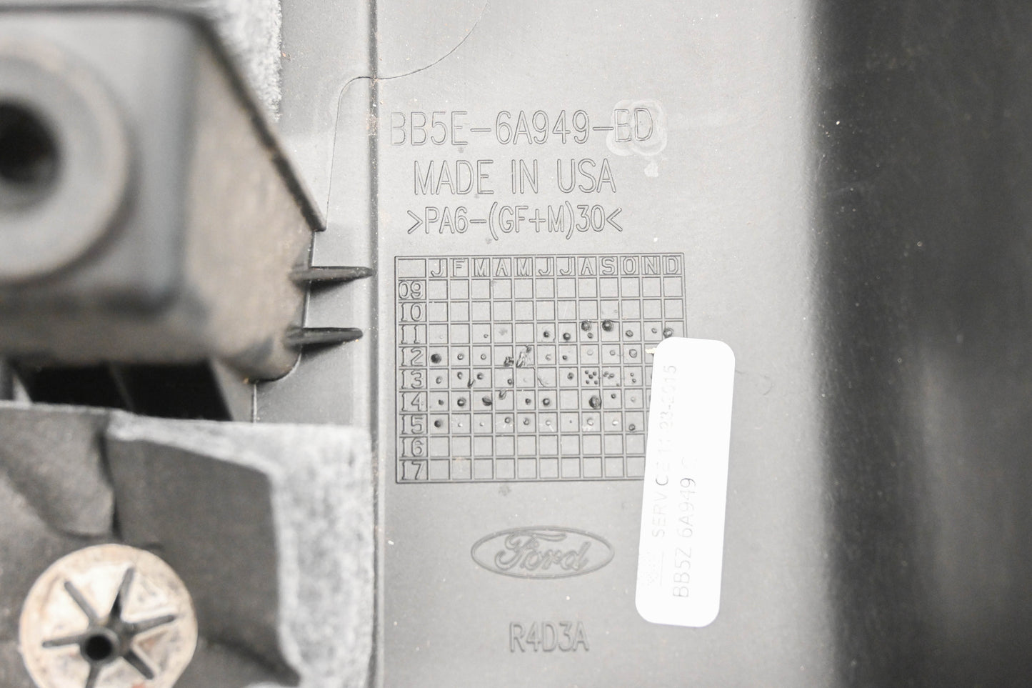 New OEM Ford BB5E-6A949-BD EcoBoost Engine Insulator Cover NOS