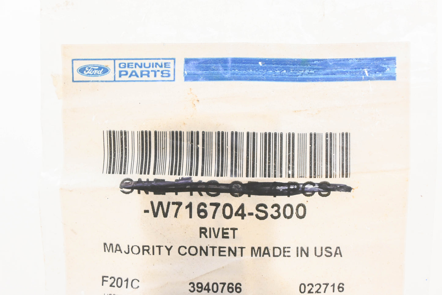 New OEM Ford W716704-S300 Roof Molding Trim Rivet NOS