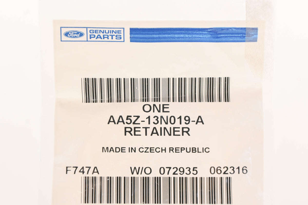 New OEM Ford AA5Z-13N019-A Headlight Bulb Retainer NOS