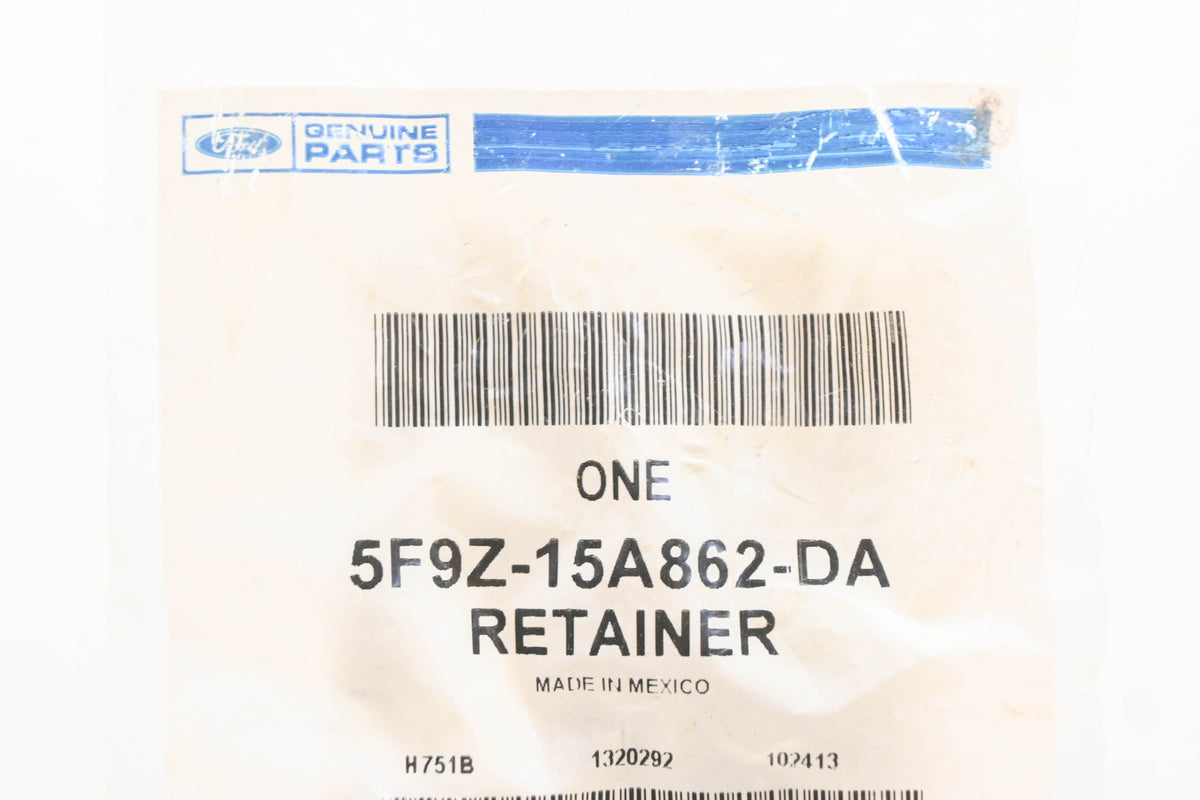 New OEM Ford 5F9Z-15A862-DA Rear Bumper Sensor Retainer NOS
