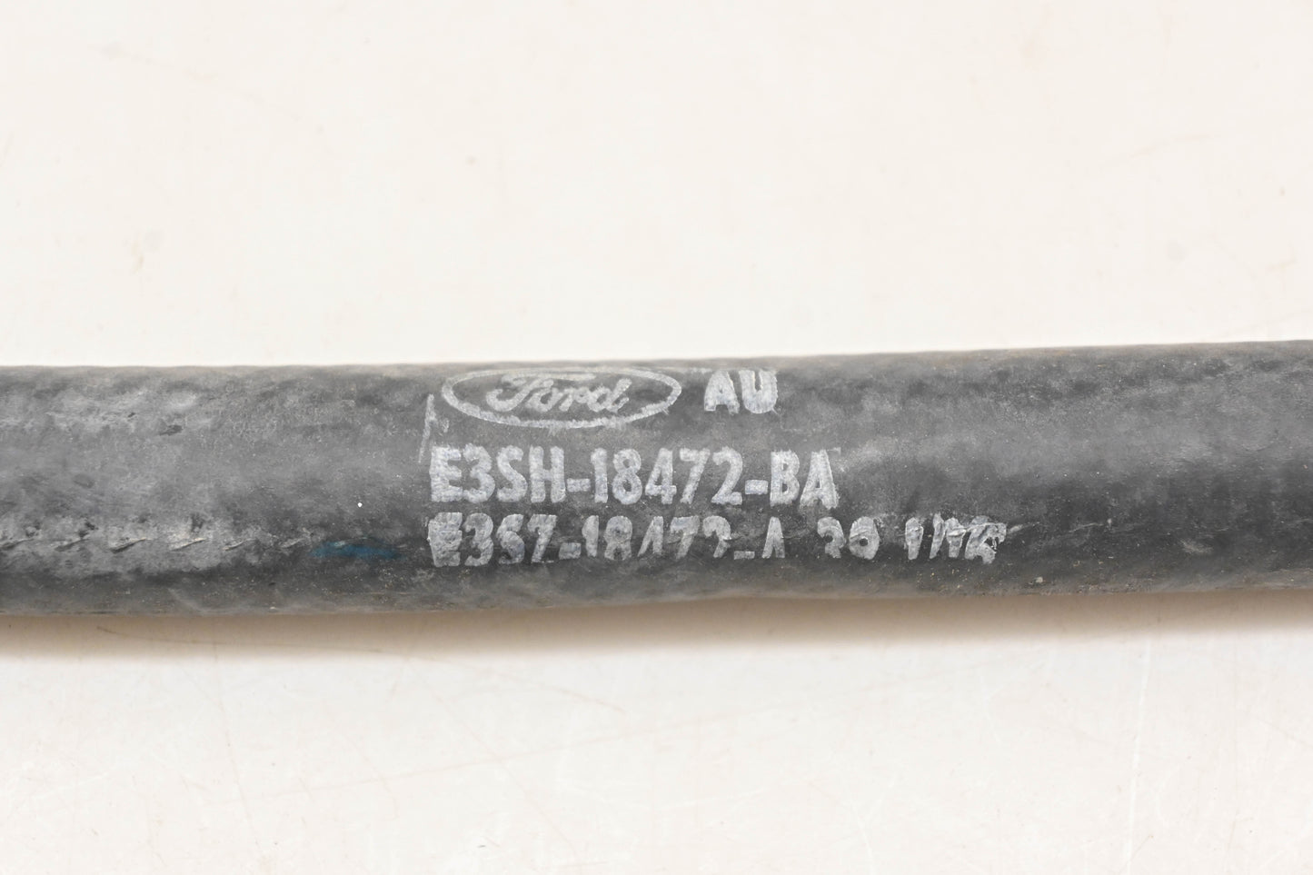 New OEM Ford E3SH-18472-BA, E3SZ-18472-A Heater Hose NOS
