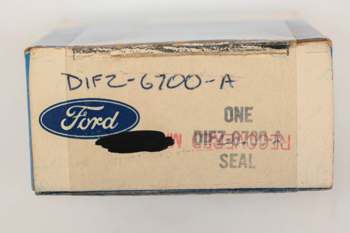 New OEM Ford D1FZ-6700-A, K473560-RXO, 473560 National Oil Seal NOS