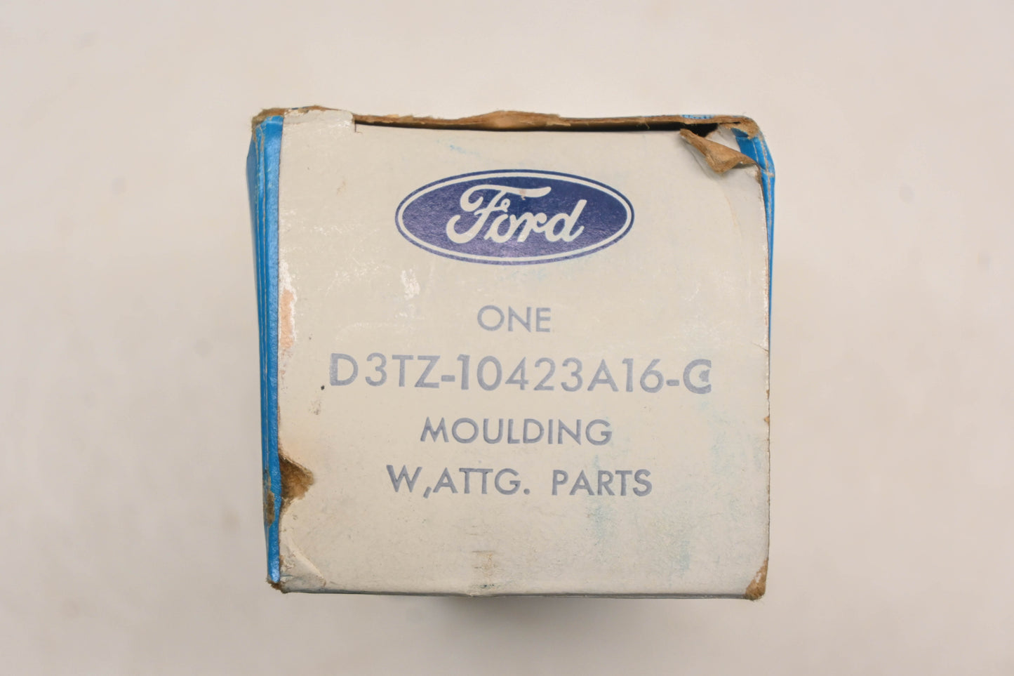New OEM Ford D3TZ-10423A16-G Cab Corner Molding Kit NOS