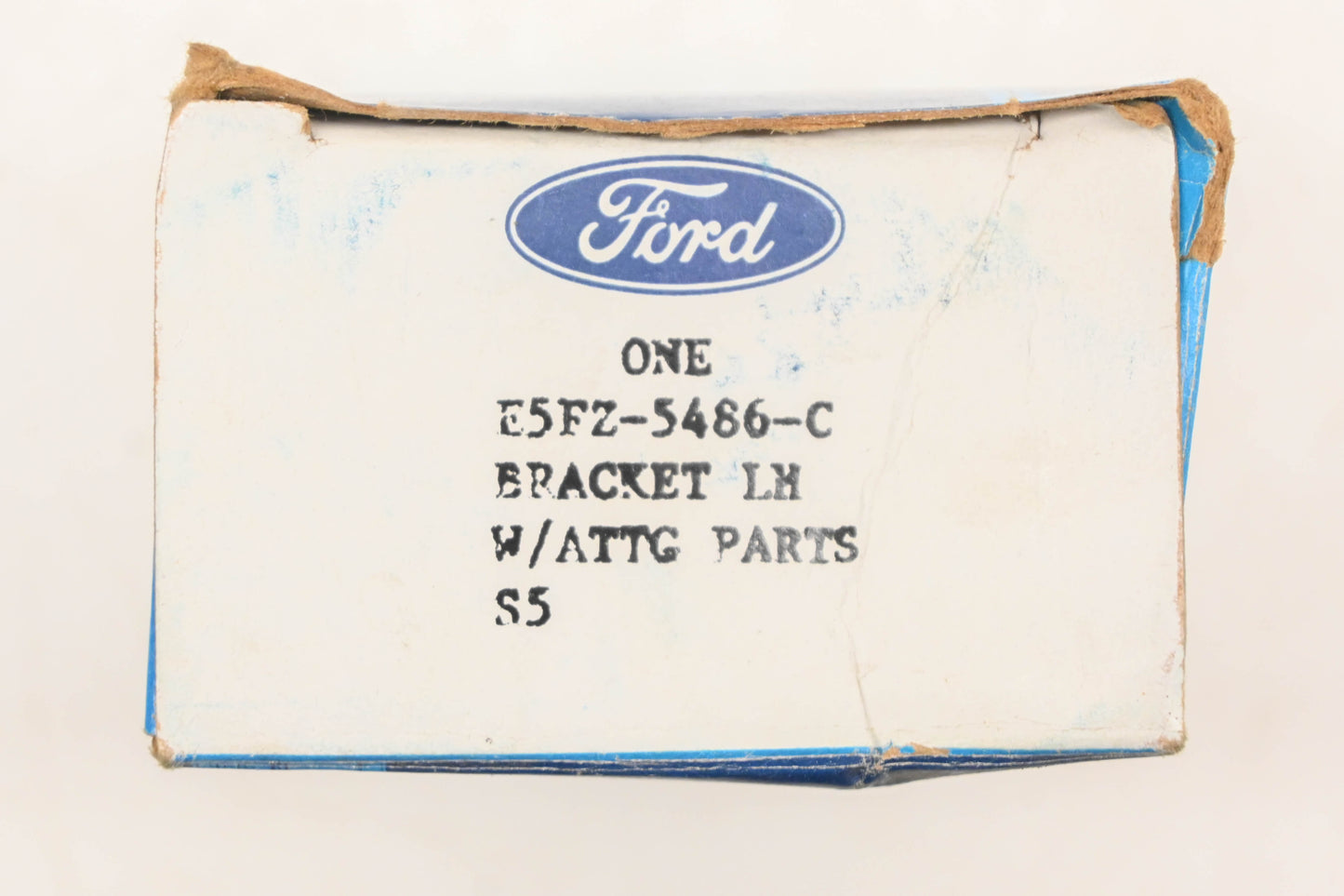 New OEM Ford E5FZ-5486-C Rear Sway Bar Bushing Bracket Kit NOS