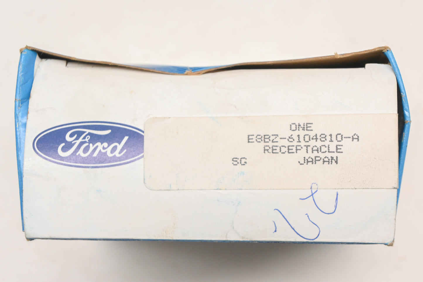 New OEM Ford E8BZ-6104810-A Ash Tray Receptacle Assembly NOS