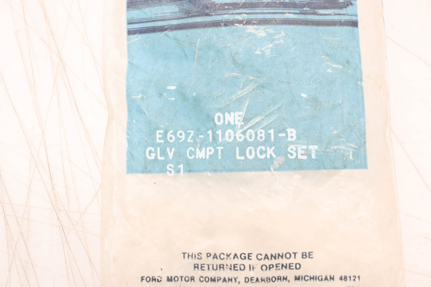 New OEM Ford E69Z-1106081-B Glove Box Lock Cylinder Assembly Kit NOS