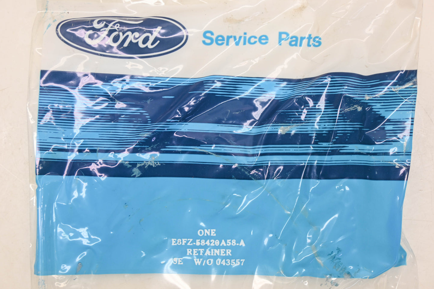 New OEM Ford E8FZ-58420A58-A Rear Window Retainer Seal NOS