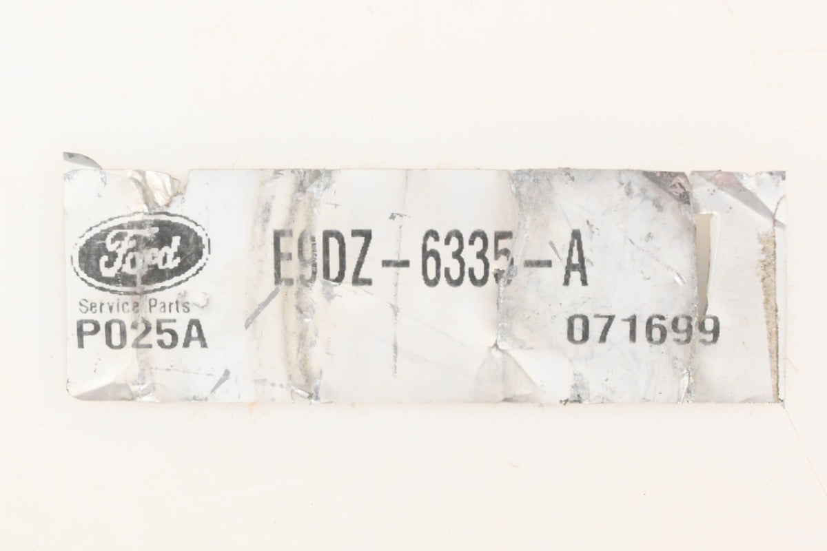 New OEM Ford E9DZ-6335-A, F13E-6K301-AA Rear Crankshaft Oil Seal Retainer NOS