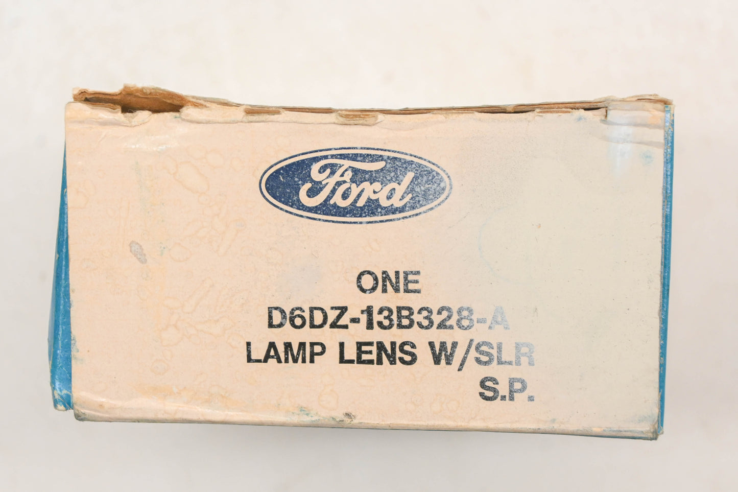 New OEM Ford D6DZ-13B328-A Amber Taillight Lens Kit NOS