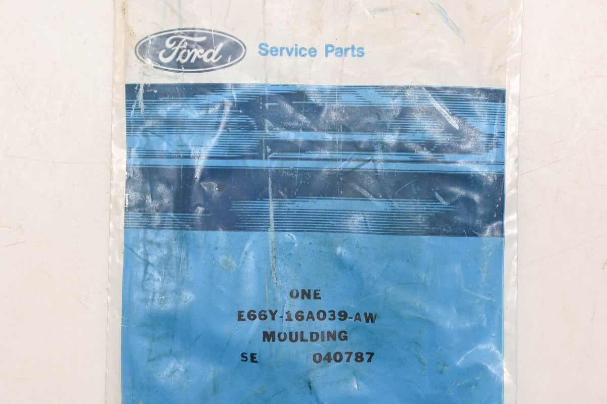 New OEM Ford E66Y-16A039-AW Left Fender Trim Molding NOS