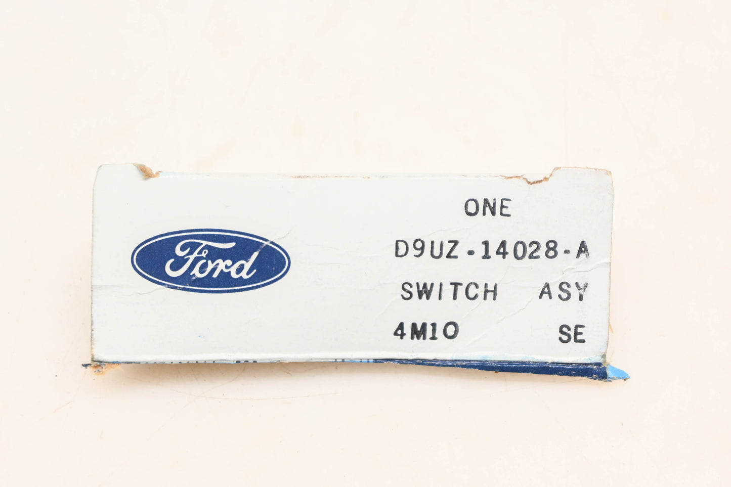 New OEM Ford D9UZ-14028-A, D9UB-14017-AA Front Door Lock Switch Assembly NOS