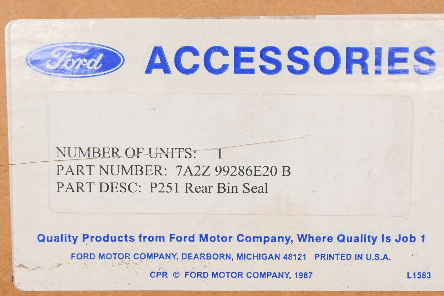 New OEM Ford 7A2Z-99286E20-B Rear Bin Weatherstrip Seal NOS