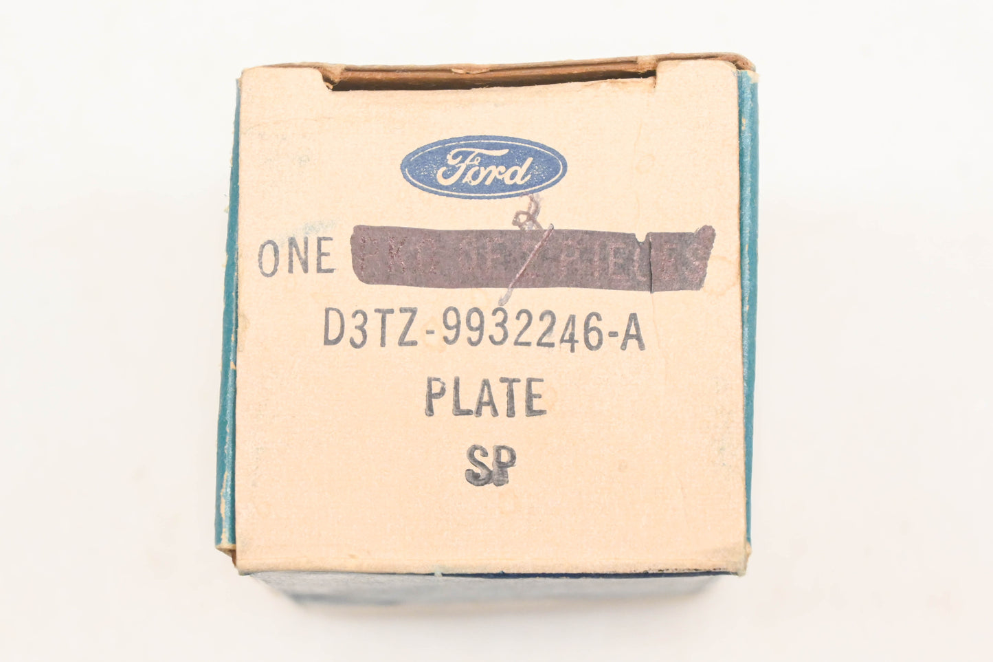 New OEM Ford D3TZ-9932246-A Pickup Box Top Rail Support Plate NOS