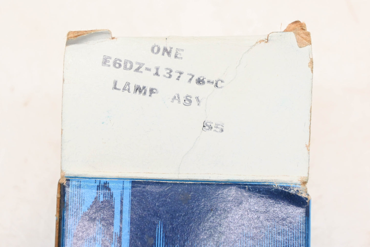 New OEM Ford E6DZ-13776-C Console Lamp Housing Assembly NOS