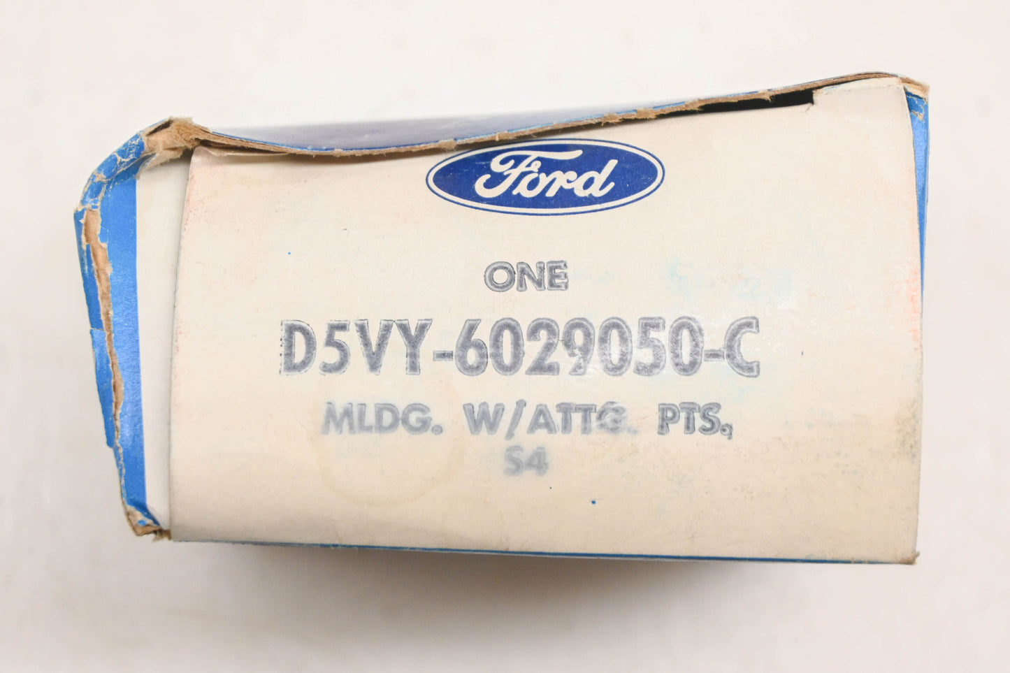New OEM Ford D5VY-6029050-C Right Rear Molding Trim Kit NOS