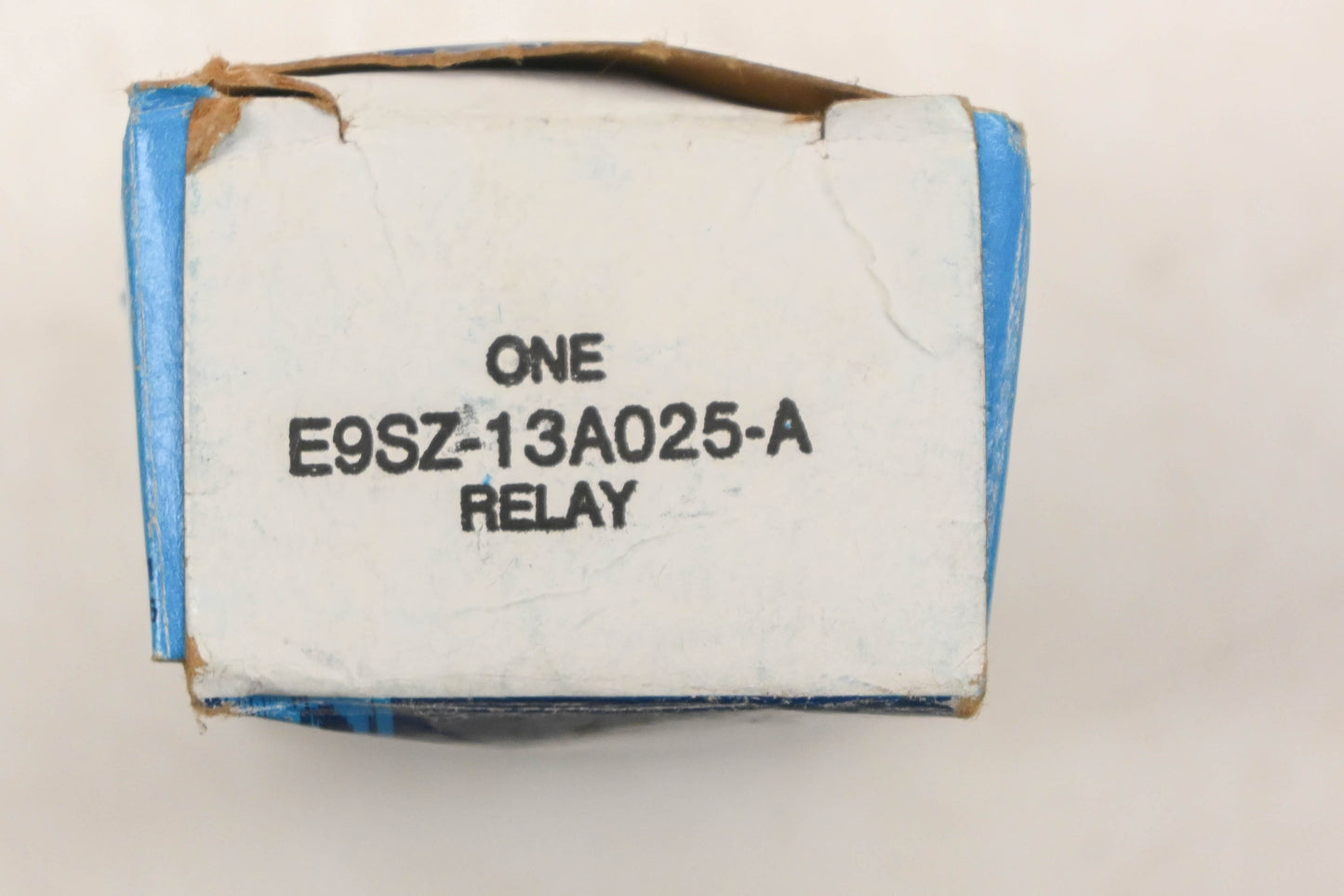 New OEM Ford E9SZ-13A025-A, E9SB-13A025-A2A Headlight Dimmer Relay NOS