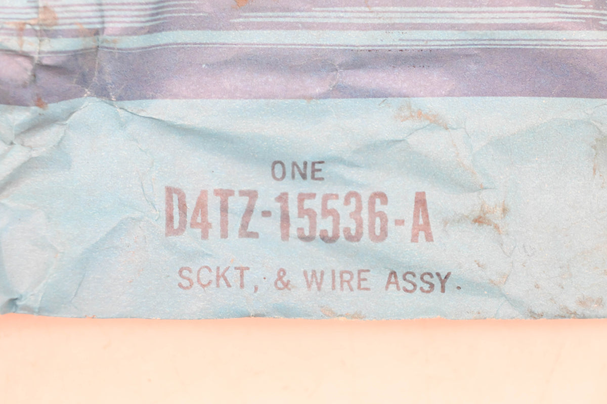 New OEM Ford D4TZ-15536-A Lamp Socket & Wire Assembly NOS