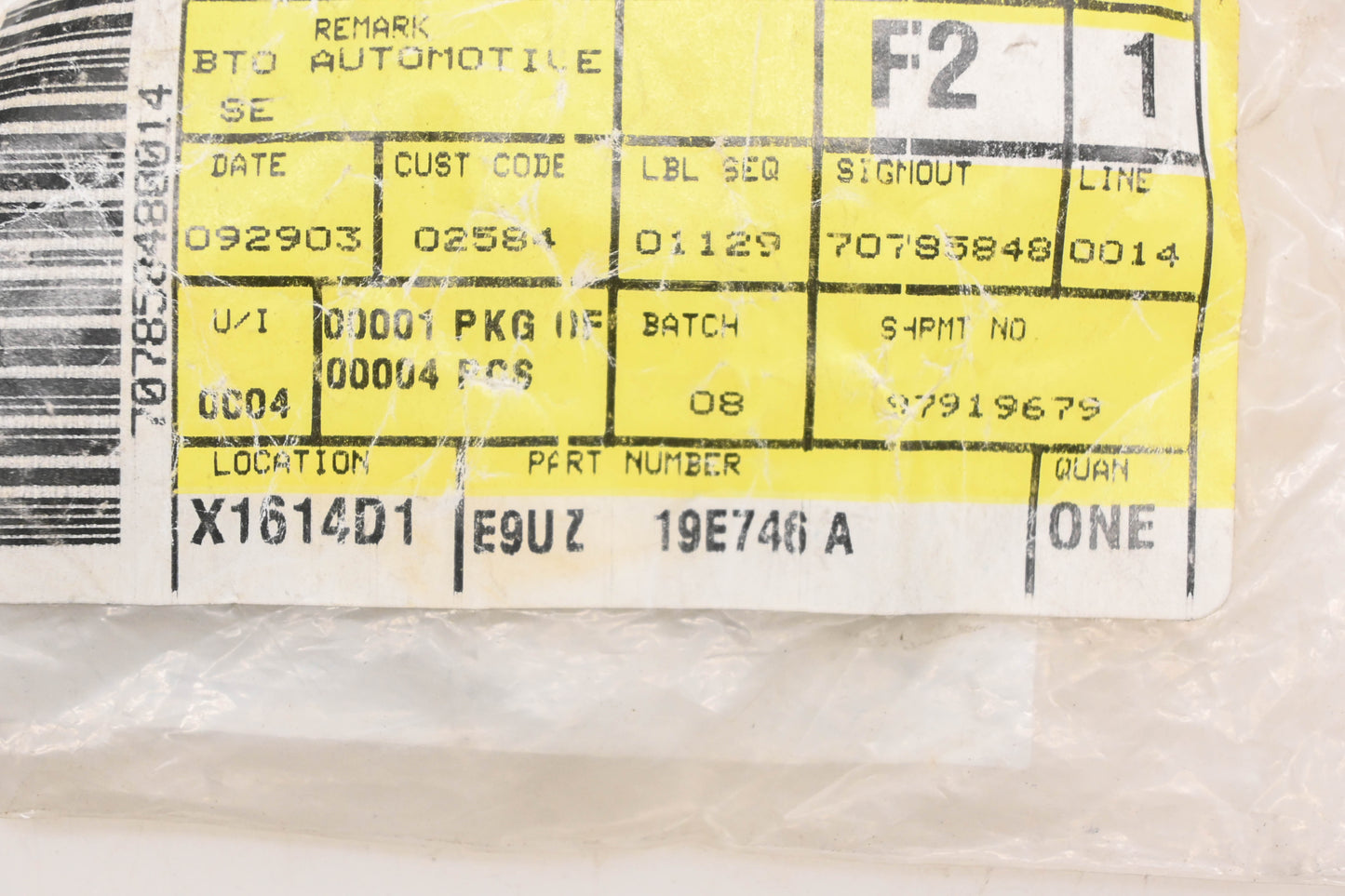 New OEM Ford E9UZ-19E746-A Clip NOS