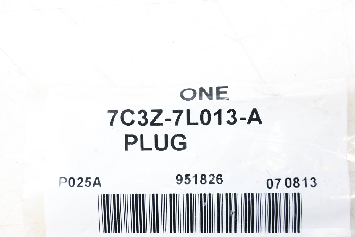 New OEM Ford 7C3Z-7L013-A Plug NOS