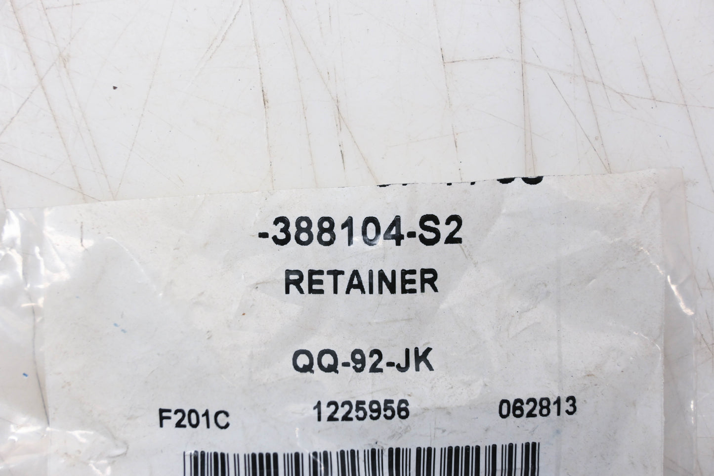New OEM Ford 388104-S2 Retainer NOS