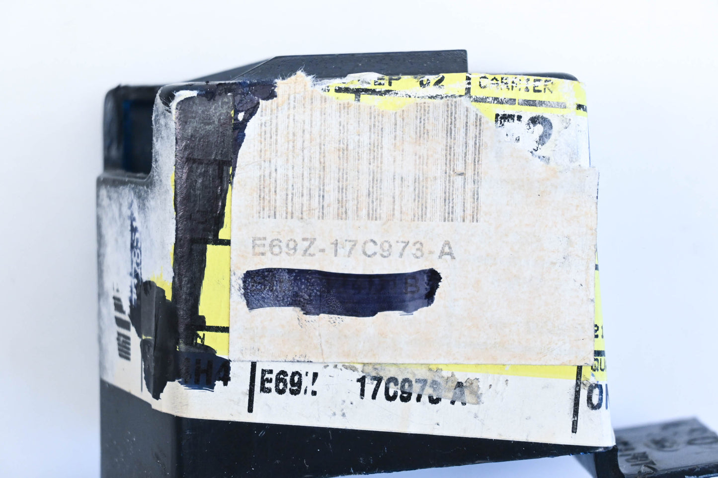 New OEM Ford E69Z-17C973-A, E59B-17E841-AC Front Left Bumper Bracket Cover NOS