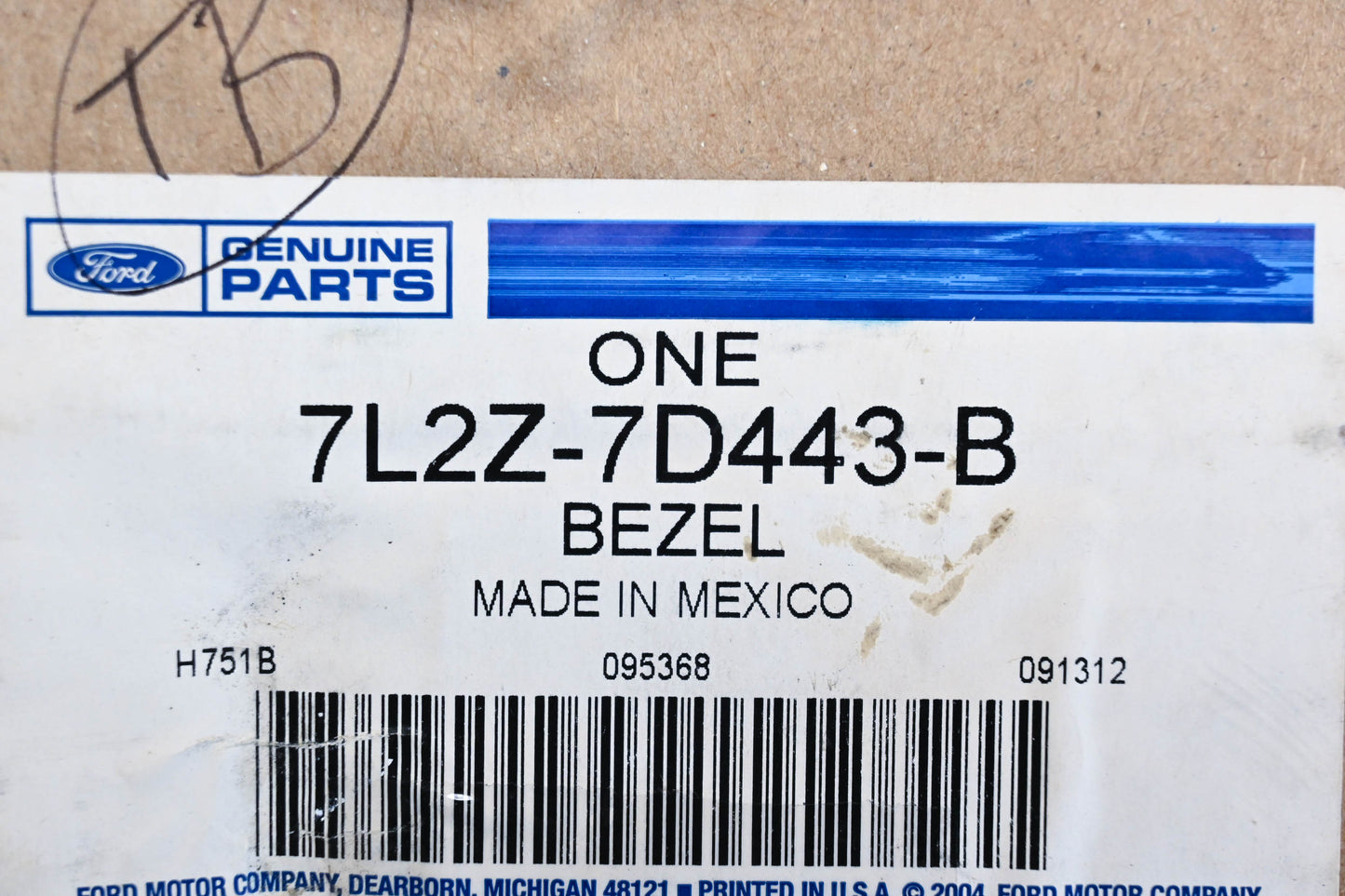 New OEM Ford 7L2Z-7D443-B Automatic Transmission Gear Shifter Bezel NOS